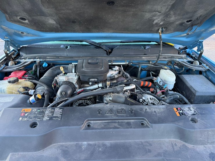 2013-chevrolet-3500-image-43