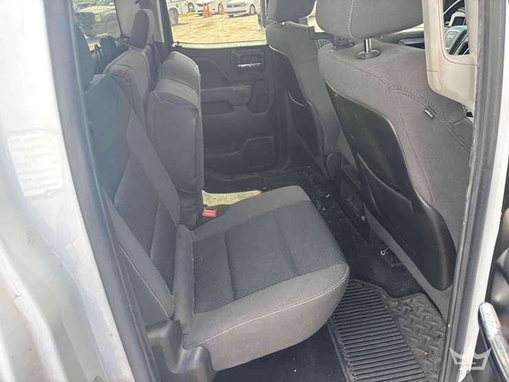 2014-gmc-sierra-1500-4x4-crew-cab-pickup-truck-image-21