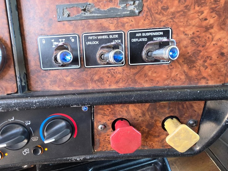 2003-kenworth-w900-image-68