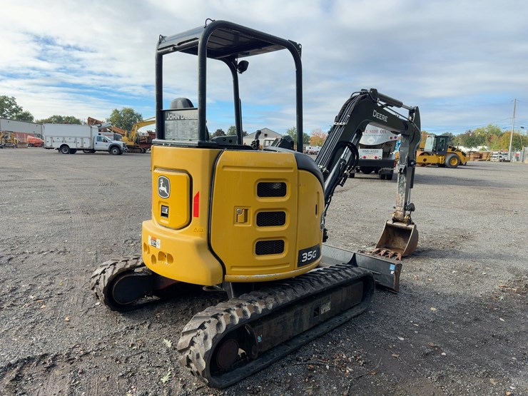 2021-deere-35g-image-5