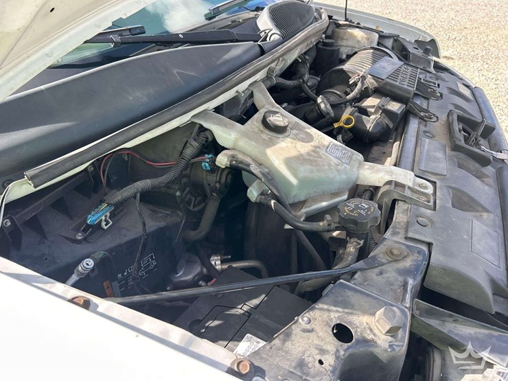 2020-chevrolet-express-2500-image-8