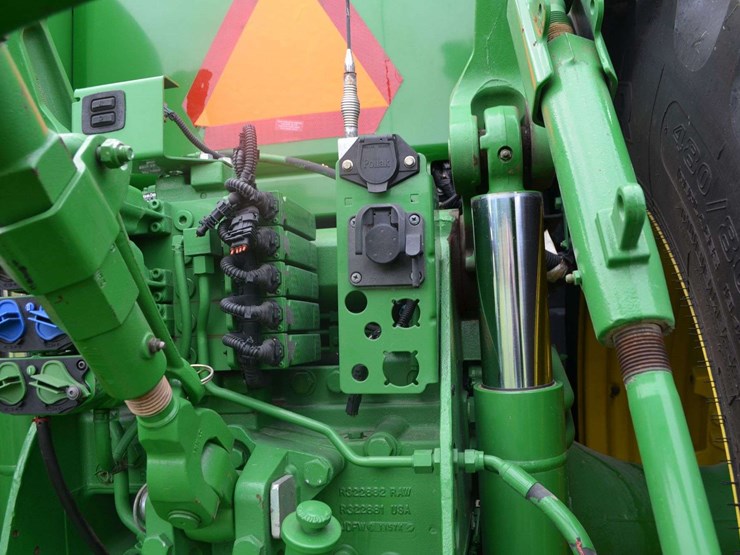2011-john-deere-r-image-27