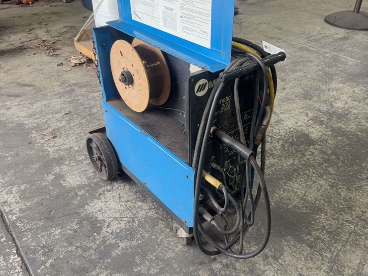 millermatic-200-cv/dc-arc-welding-power-source-with-wire-feeder,-wire-feeder-needs-work,-with-leads-image-2