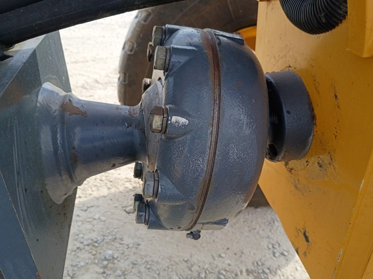 2008-deere-670d-image-27