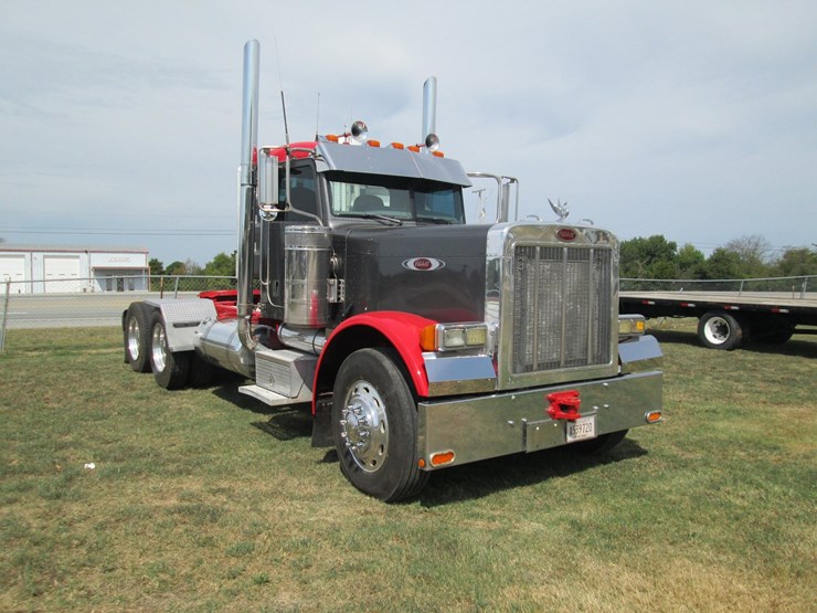 2006-peterbilt-389-image-2
