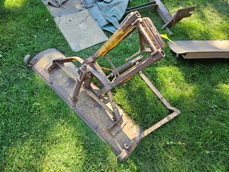 #8749-•-international-cub-front-blade-image-7