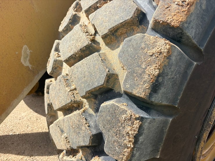 2014-caterpillar-972k-image-86