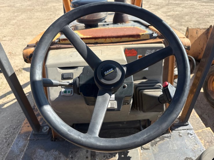 #2483-•-2009-case-570mxt-series-3-skip-loader-image-39