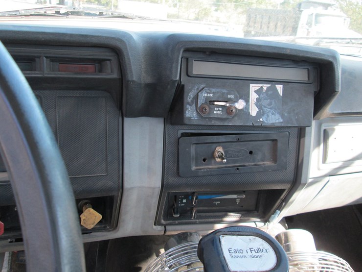 1995-ford-ft900-image-34