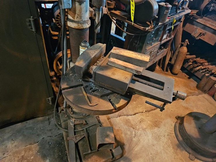 #8710-•-royersford-milling-machine-image-9