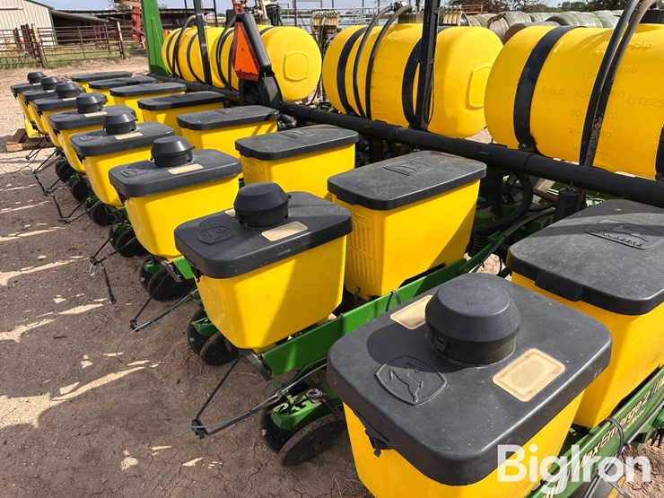 john-deere-7200-image-15