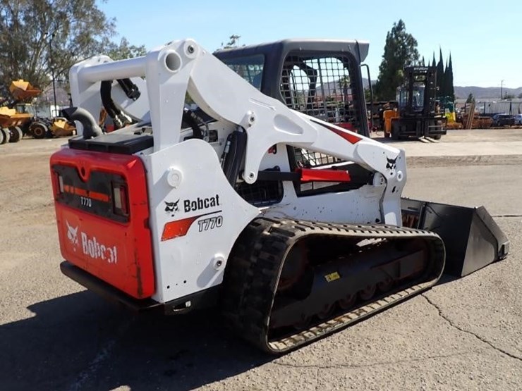2023-bobcat-t770-image-3