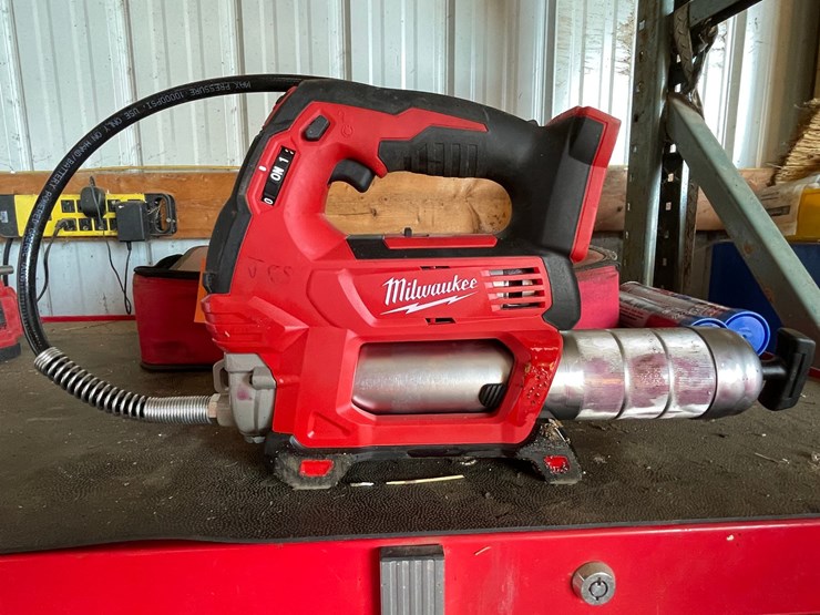 #5510-•-milwaukee-18v-cordless-grease-gun-image-5