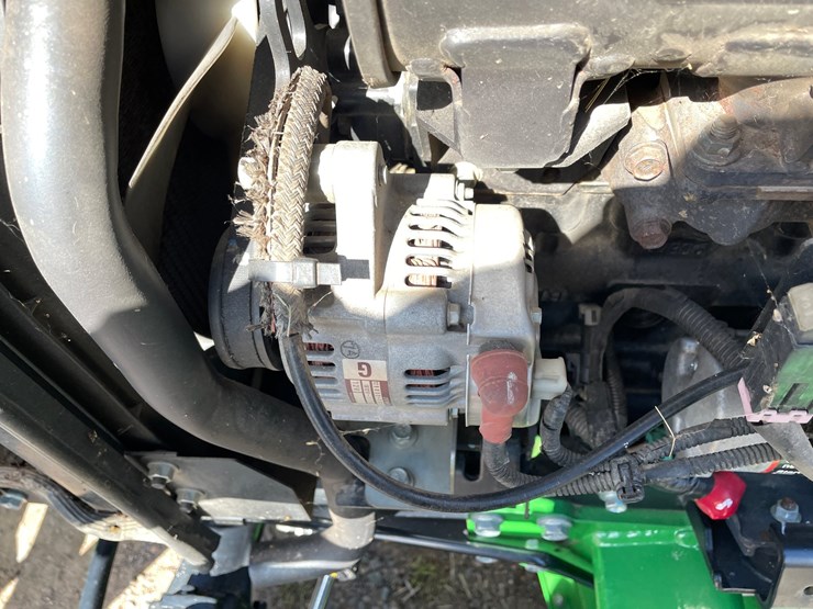 2025-john-deere-2025r-image-50