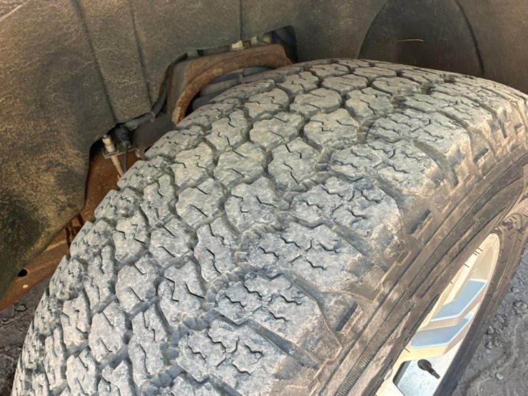 #1395-•-2019-chevrolet-silverado-4x4-pickup-truck-image-58