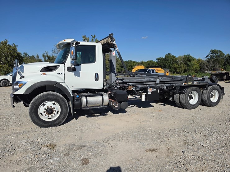 #25286-•-2021-international-hv607-truck-image-4
