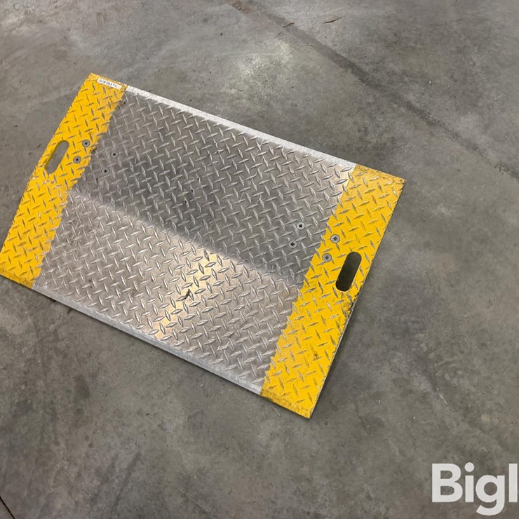 Global Industries Forklift Ramp