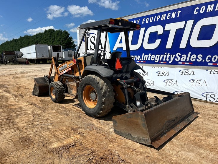 #2486-•-2015-case-570nep-skip-loader-image-3