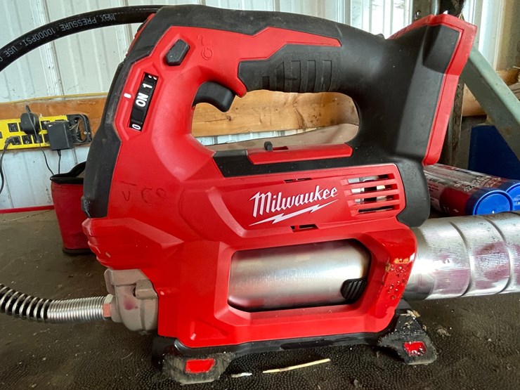 #5510-•-milwaukee-18v-cordless-grease-gun-image-7