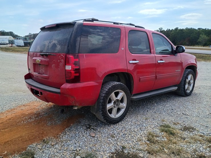 2013-chevrolet-tahoe-image-9