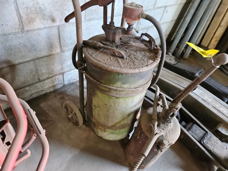 #8766-•-oil/grease-pumps-image-4