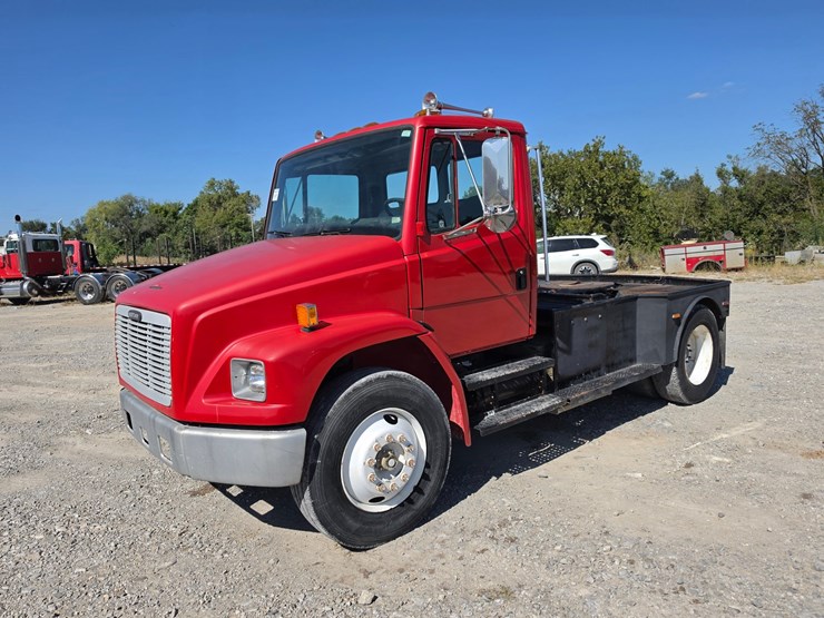 1997-freightliner-fl70-image-4