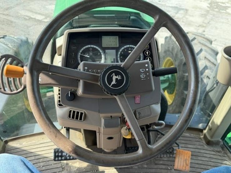 2019-john-deere-6155m-image-12