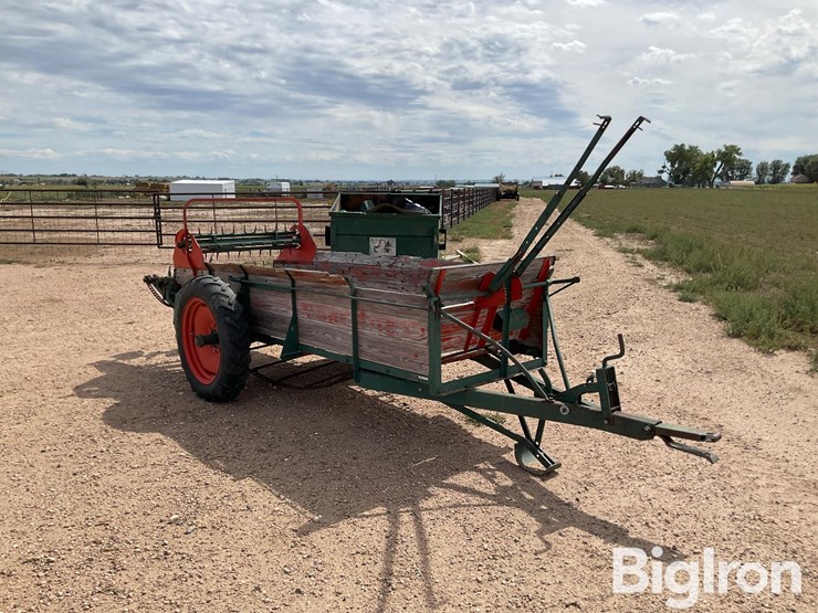 new-idea-m-12a-manure-spreader-image-3