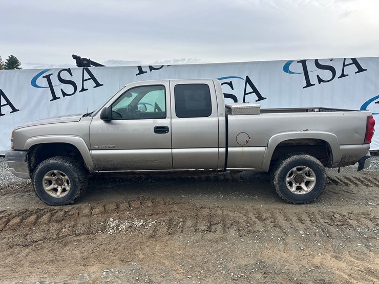 2003-chevrolet-2500-image-2