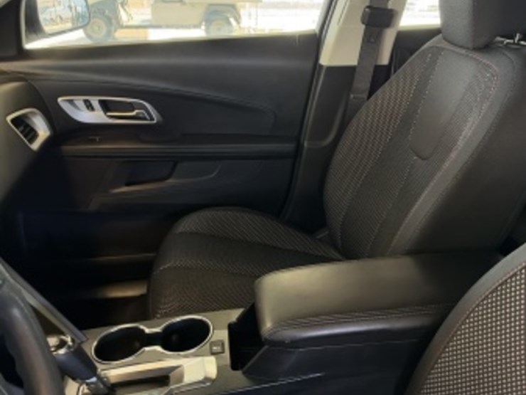 2016-chevrolet-equinox-image-21
