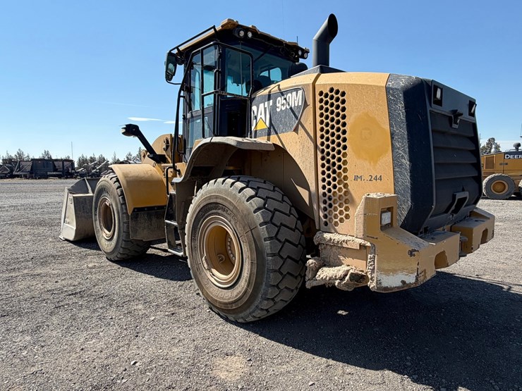 2015-caterpillar-950m-image-9