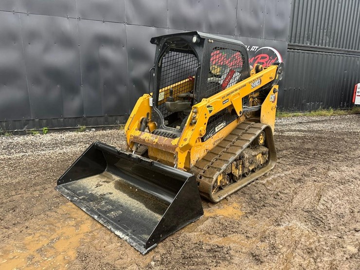 2020-caterpillar-249d-image-2