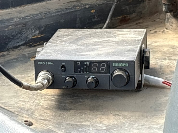 2004-case-1150h-image-68