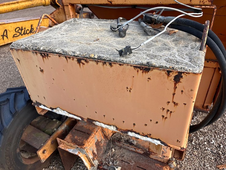 #2719-•-misc-curb-mold-w/-hopper-image-7