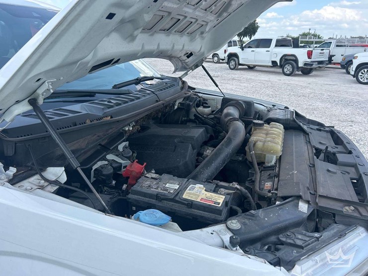 2020-ford-f150-image-8