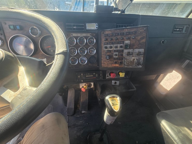 1998-kenworth-t800-image-50