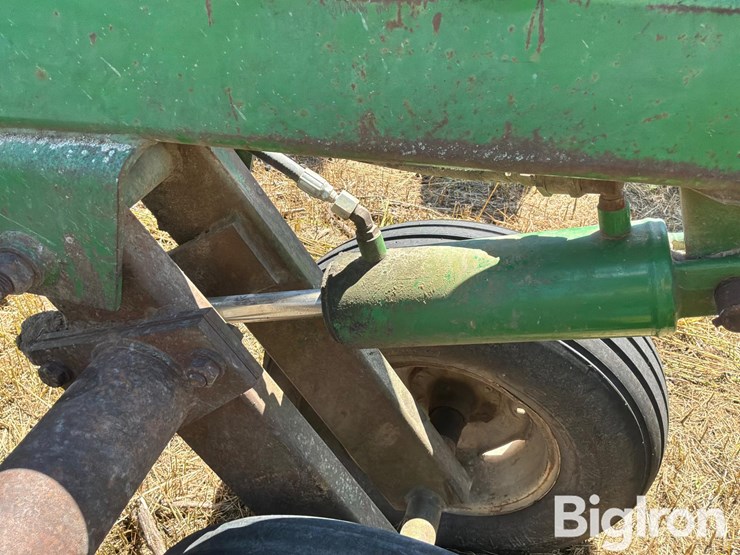 john-deere-630-image-17