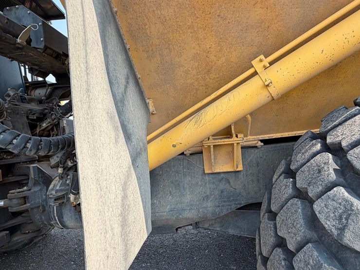 2016-komatsu-hm400-5-image-77