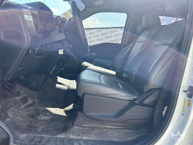 2024-ford-f150-image-13