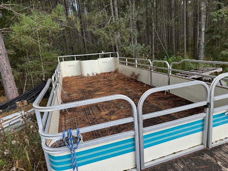 #3286-•-pontoon-boat-image-5