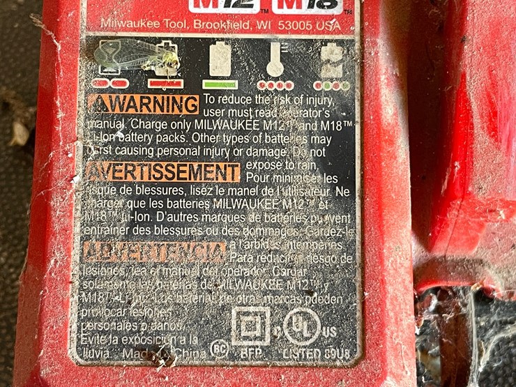 #5512-•-(3)-milwaukee-18v-batteries-and-charger-image-37