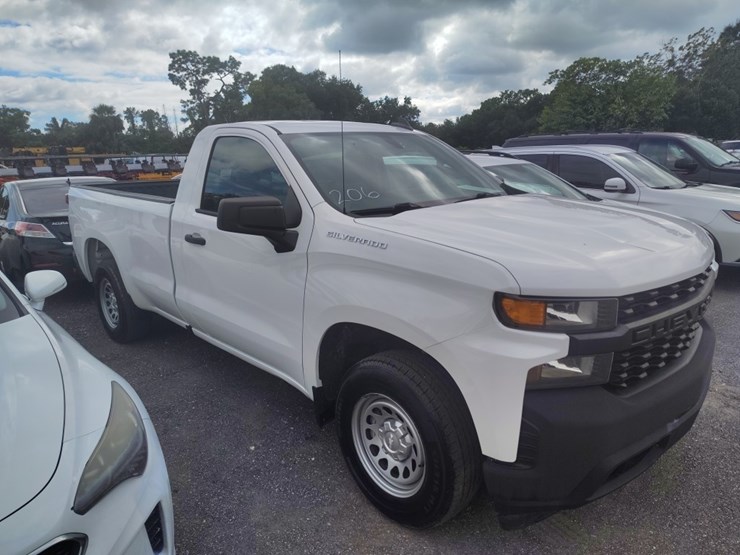 2021-chevrolet-silverado-1500-image-1