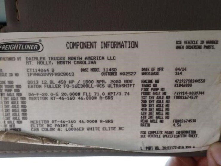 2015-freightliner-114sd-image-13