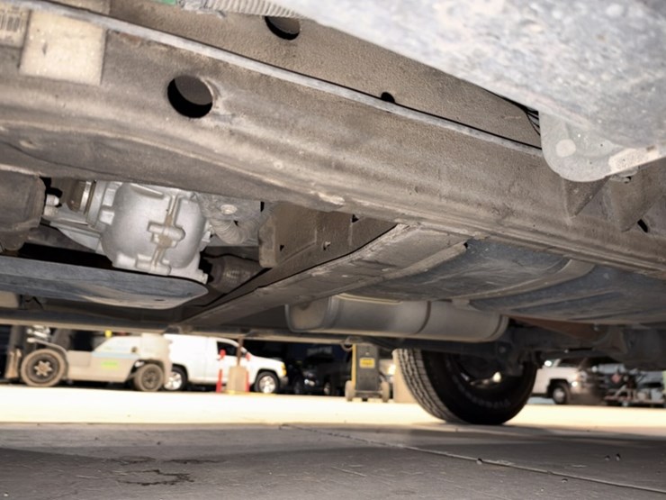 2012-chevrolet-tahoe-image-27