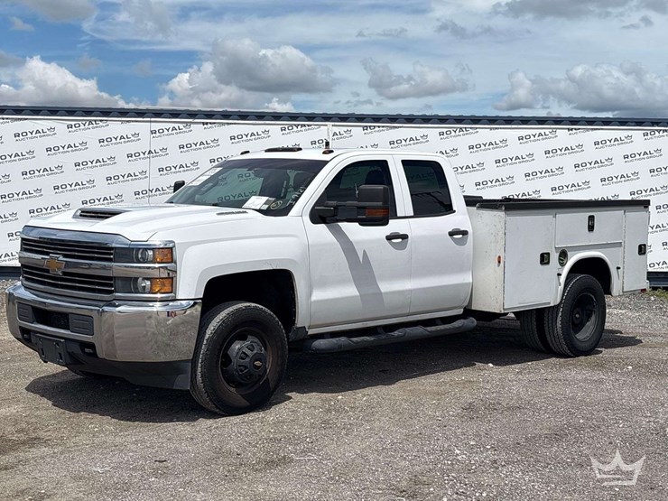 2018-chevrolet-silverado-3500-image-1