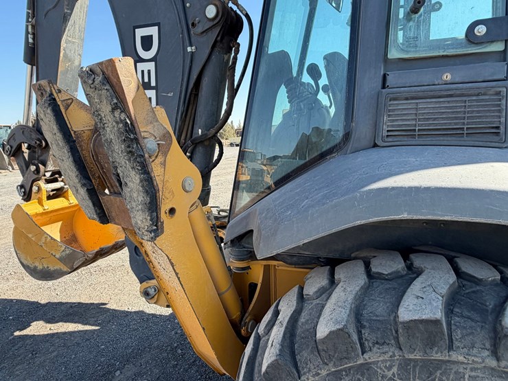 2017-deere-410l-image-29