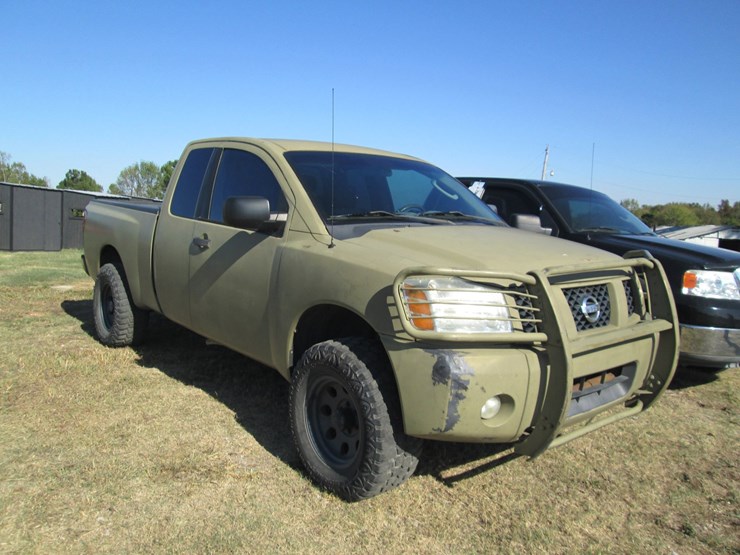 2004-nissan-titan-image-2