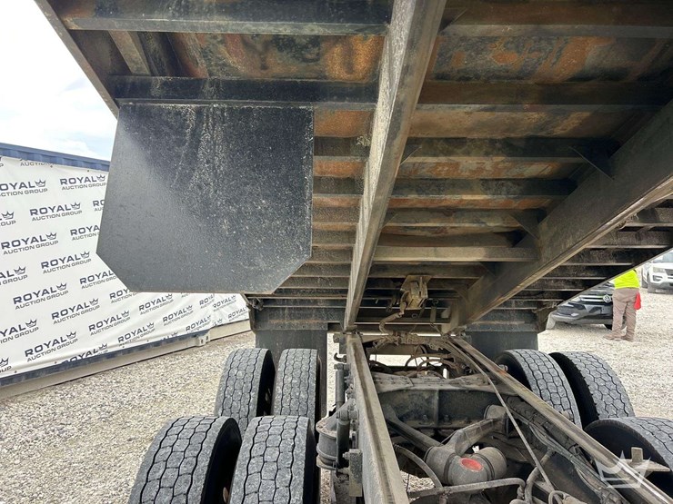 2022-kenworth-t880-image-15
