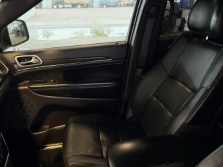 2019-jeep-cherokee-image-23