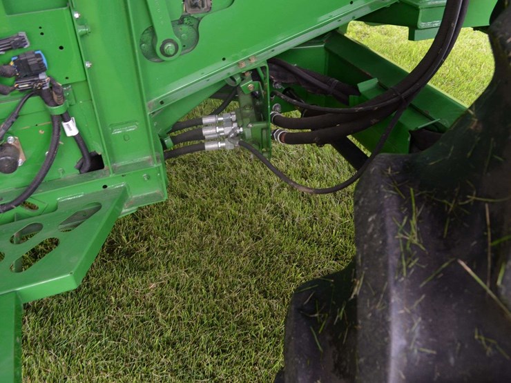 2012-john-deere-s550-image-30